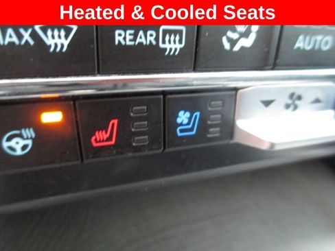 Used 2024 Ford F350 Platinum w/ Tremor Off-Road Package AWD/4WD image 17