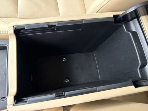 Used 2015 Toyota Camry XLE image 24