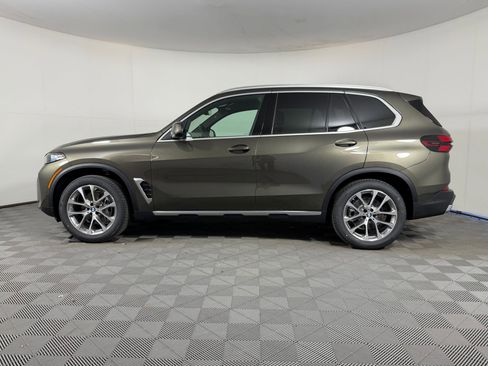 Used 2026 BMW X5 xDrive40i w/ Climate Comfort Package image 2