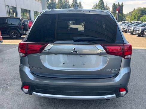 Used 2017 Mitsubishi Outlander GT AWD/4WD image 6