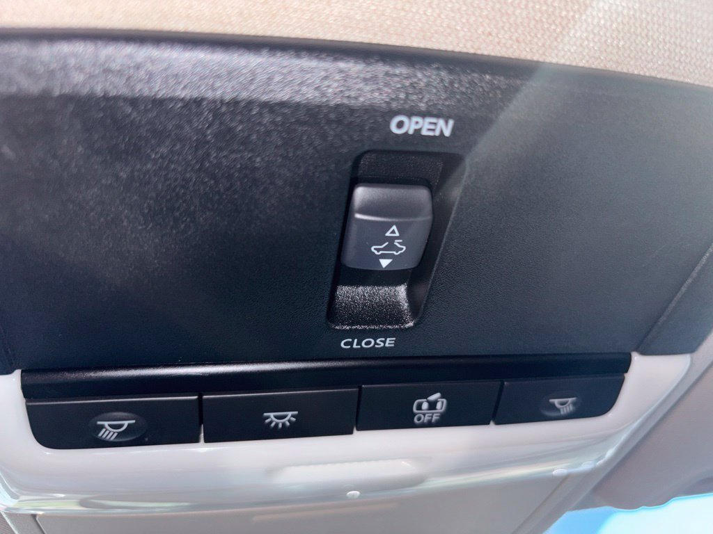 Used 2022 Nissan Altima 2.5 SR w/ Midnight Edition Package FWD image 25