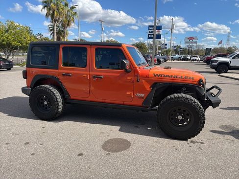 Used 2018 Jeep Wrangler Unlimited Sport S image 3