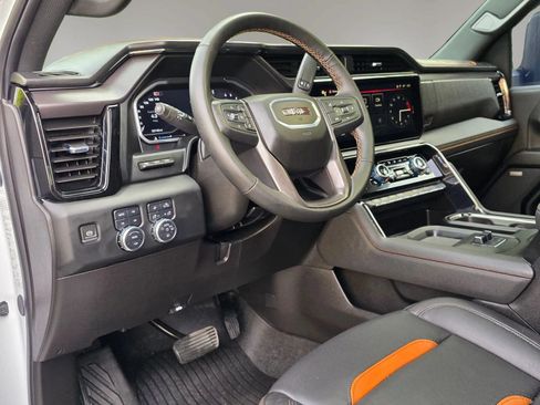 Used 2024 GMC Sierra 2500 AT4 w/ AT4 Premium Plus Package AWD/4WD image 12
