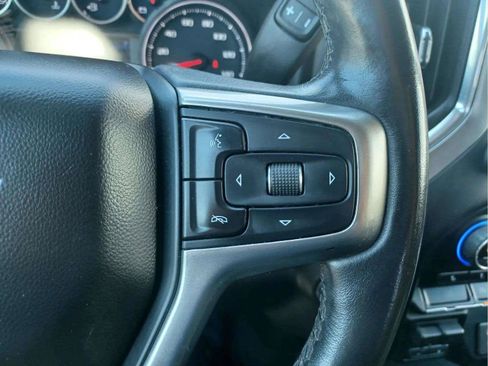 Used 2021 Chevrolet Silverado 1500 LT w/ Convenience Package II AWD/4WD image 18