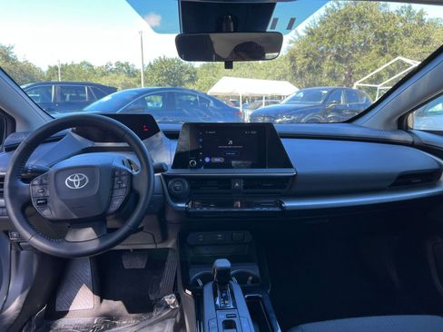Used 2025 Toyota Prius LE image 27