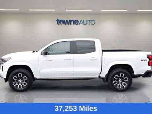 Used 2023 Chevrolet Colorado Z71 w/ Z71 Convenience Package 2 AWD/4WD image 2