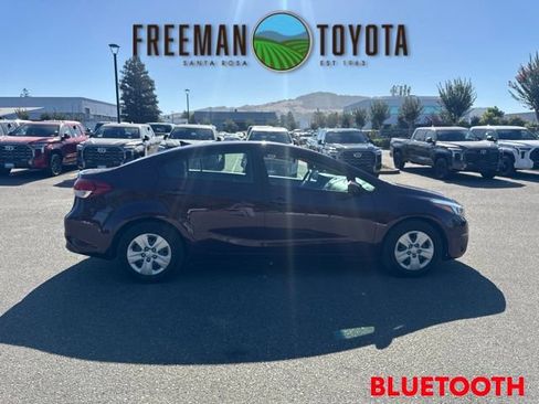 Used 2018 Kia Forte LX FWD image 4