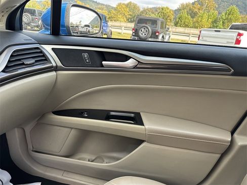 Used 2019 Ford Fusion SEL image 50