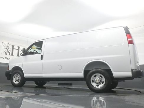 New 2026 Chevrolet Express 2500 image 34