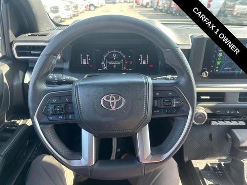 Used 2026 Toyota 4Runner SR5 AWD/4WD image 5
