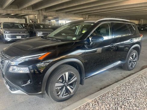 Certified 2023 Nissan Rogue Platinum w/ Platinum Premium Package AWD/4WD image 4