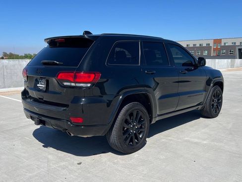 Used 2022 Jeep Grand Cherokee Laredo X AWD/4WD image 27