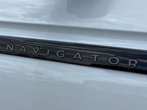 New 2026 Lincoln Navigator L Black Label w/ Black Label Special Edition AWD/4WD image 27