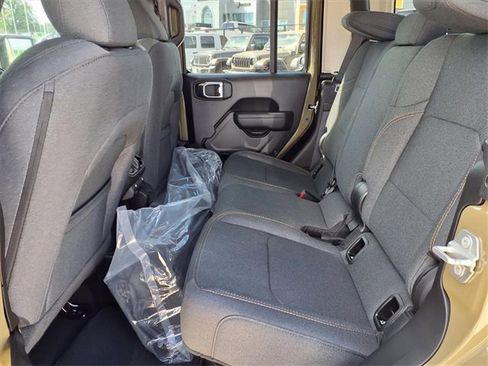 New 2025 Jeep Gladiator Sport image 13