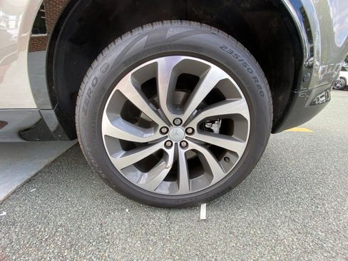 Used 2024 Land Rover Discovery Sport Dynamic SE image 22