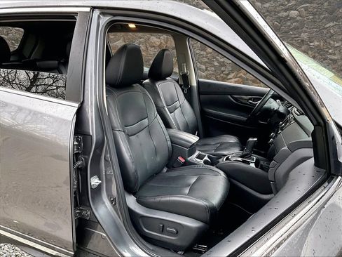 Used 2019 Nissan Rogue SL w/ Premium Package image 7