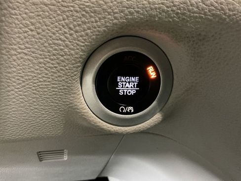 Used 2017 Chrysler Pacifica Limited w/ UConnect Theater Package image 48