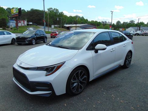 Used 2022 Toyota Corolla SE image 1