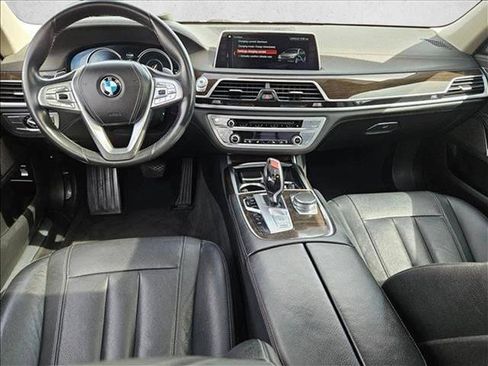 Used 2018 BMW 740e xDrive AWD/4WD image 18