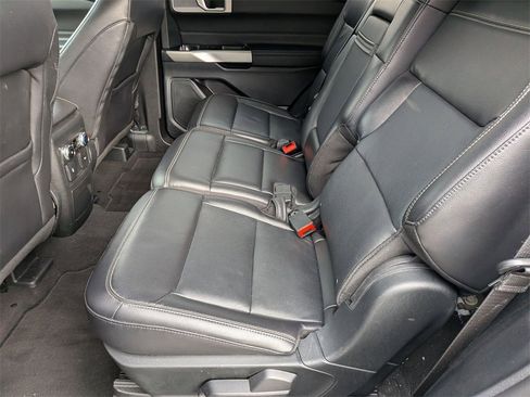 Used 2023 Ford Explorer Limited image 26