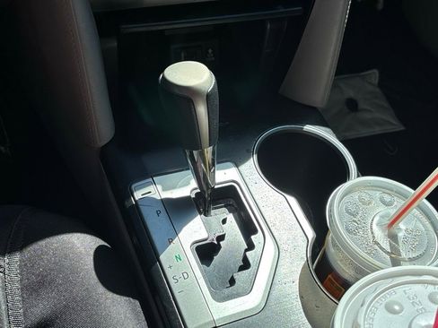 Used 2013 Toyota Camry LE image 11