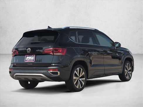 Used 2024 Volkswagen Taos SE FWD image 5
