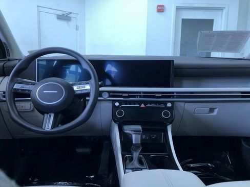 Used 2025 Hyundai Tucson SEL image 17