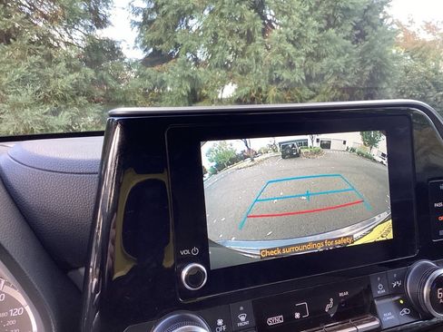 Certified 2024 Toyota Highlander LE image 13