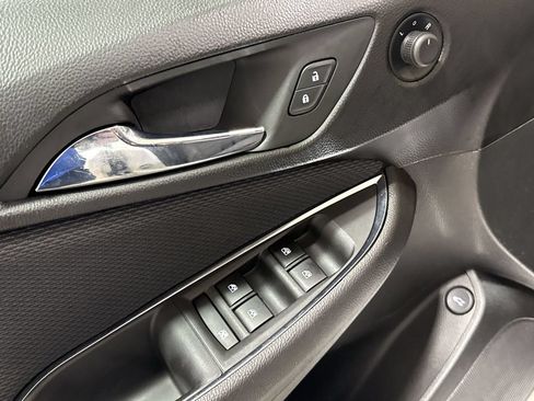 Used 2017 Chevrolet Cruze LS FWD image 20