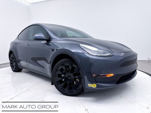 Used 2022 Tesla Model Y Long Range image 1