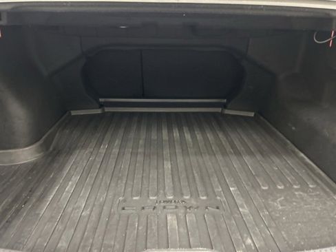 Used 2023 Toyota Crown Limited image 30