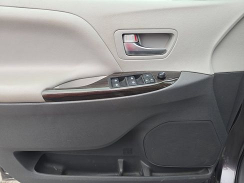 Used 2020 Toyota Sienna XLE Premium image 13
