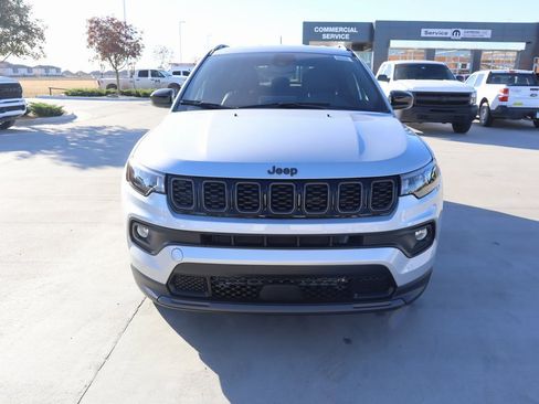 New 2026 Jeep Compass Latitude image 9