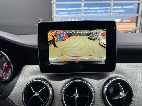 Used 2017 Mercedes-Benz GLA 250 4MATIC image 28