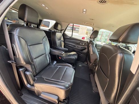Used 2019 Chevrolet Traverse LT w/ LT Premium Package AWD/4WD image 24