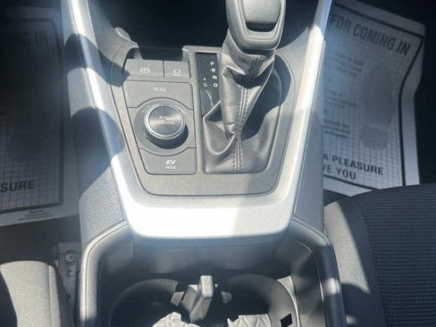 Used 2025 Toyota RAV4 LE AWD/4WD image 20