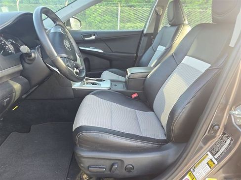 Used 2013 Toyota Camry SE FWD image 12