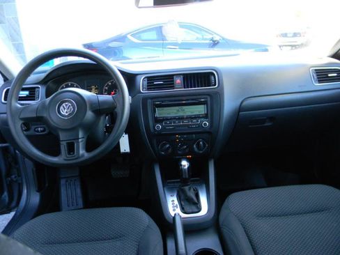 Used 2011 Volkswagen Jetta S image 17
