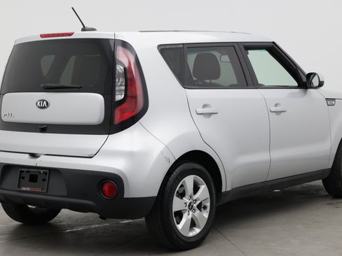 Used 2019 Kia Soul FWD image 11