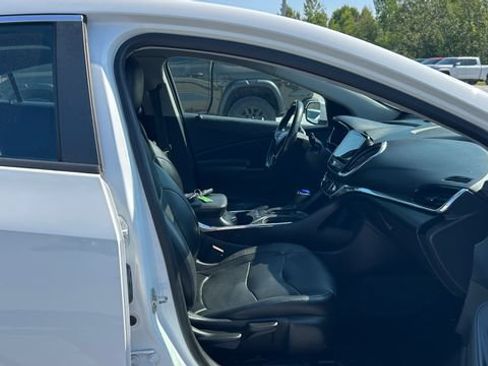 Used 2016 Chevrolet Volt Premier w/ Driver Confidence Package FWD image 38