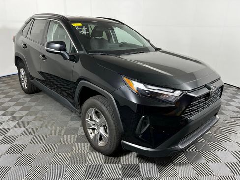 Used 2024 Toyota RAV4 XLE image 3