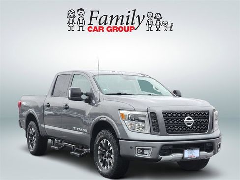 Used 2019 Nissan Titan PRO-4X w/ Pro-4x Utility Package image 2