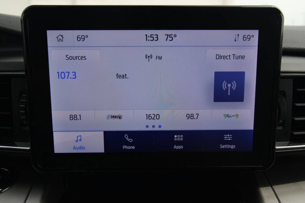 Used 2022 Ford Explorer XLT w/ Equipment Group 202A AWD/4WD image 29