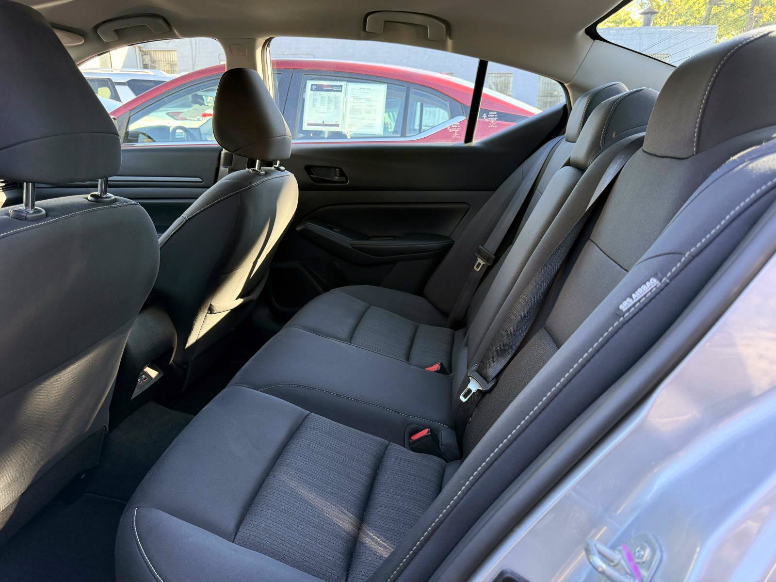 Used 2024 Nissan Altima 2.5 SV FWD image 10