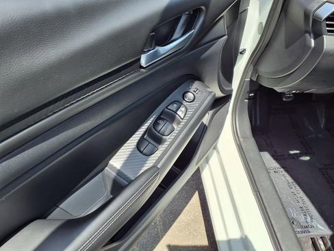 Used 2025 Nissan Altima 2.5 SV FWD image 11