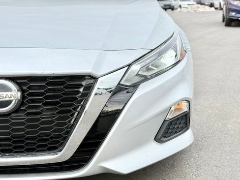 Used 2022 Nissan Altima 2.5 SV w/ SV Premium Package image 4