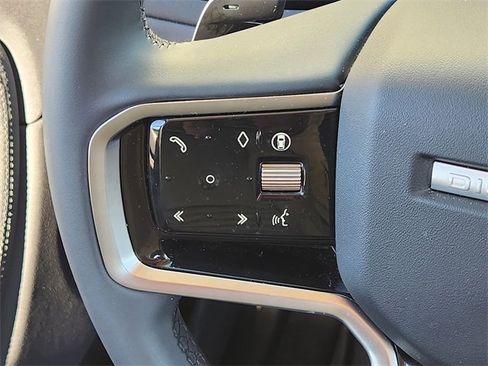 Used 2025 Land Rover Discovery Sport S image 27