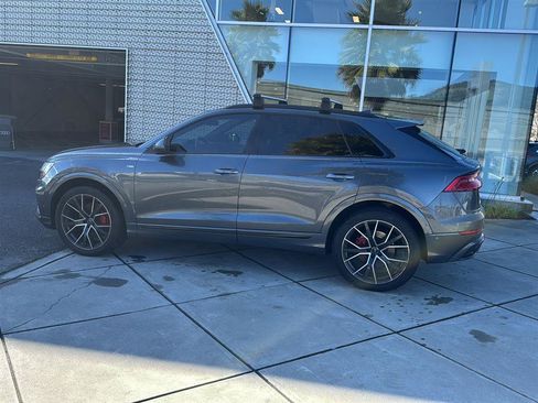 Used 2020 Audi Q8 Prestige image 9