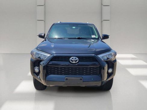 Used 2016 Toyota 4Runner SR5 AWD/4WD image 2