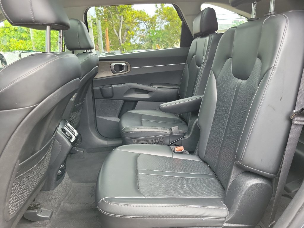 Certified 2023 Kia Sorento EX w/ Panoramic Sunroof Package FWD image 15